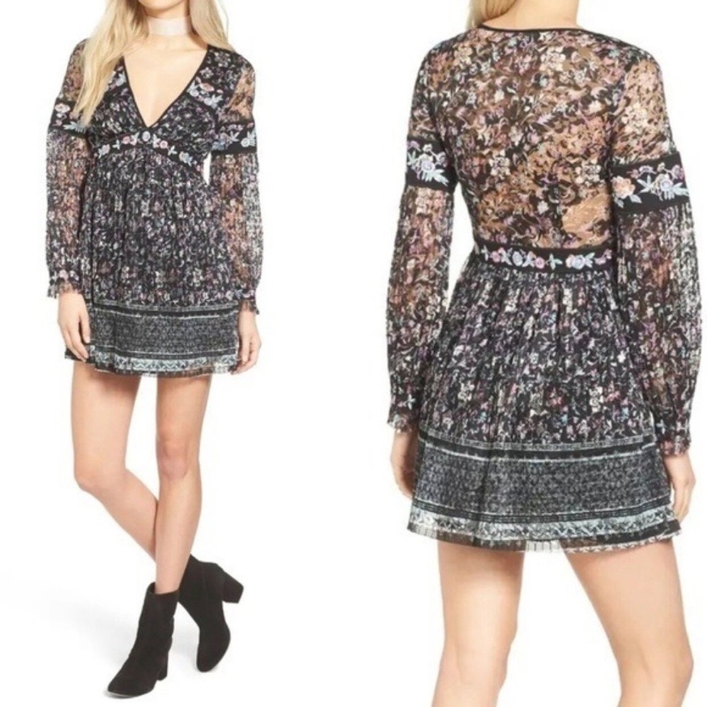 Free People Cherry Blossom Mini Dress
Size 4 excellent condition worn once